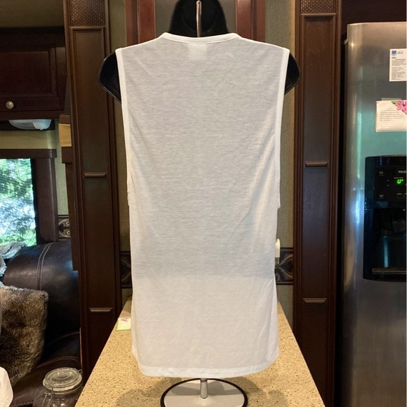 NWT GymShark Tank Size Medium - Picture 8 of 9